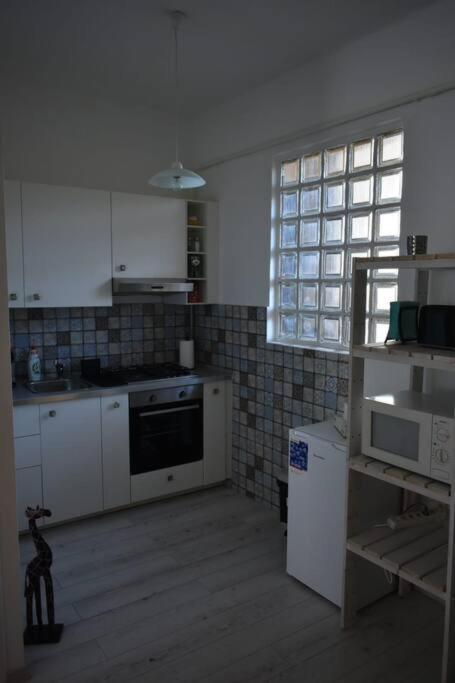 Kenyelmes Lakas Jo Helyen Appartement Boedapest Buitenkant foto