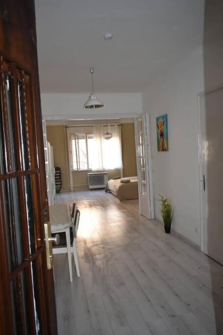 Kenyelmes Lakas Jo Helyen Appartement Boedapest Buitenkant foto