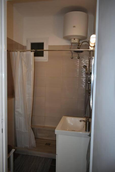 Kenyelmes Lakas Jo Helyen Appartement Boedapest Buitenkant foto